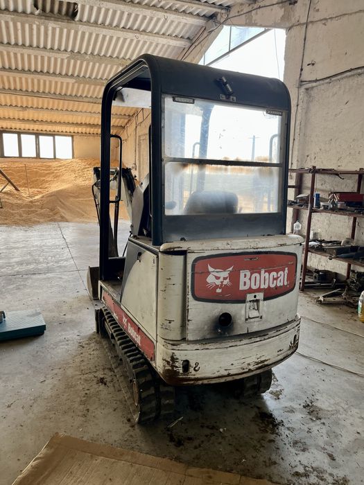 Miniexcavator Bobcat 325