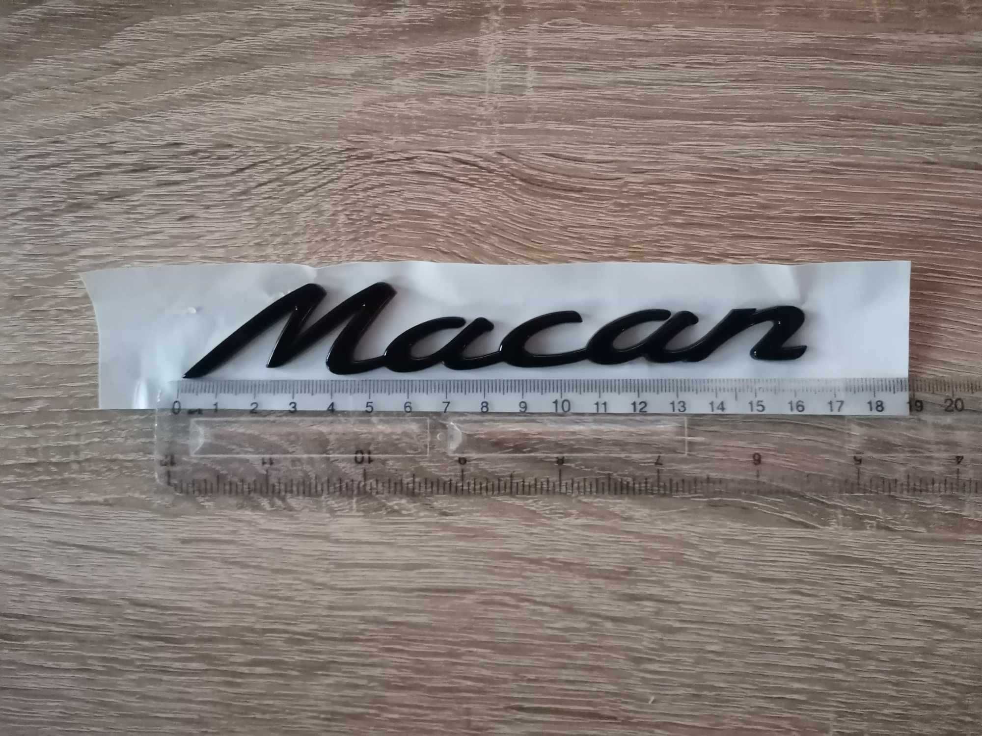 Черна емблема Порше Porsche Macan надпис
