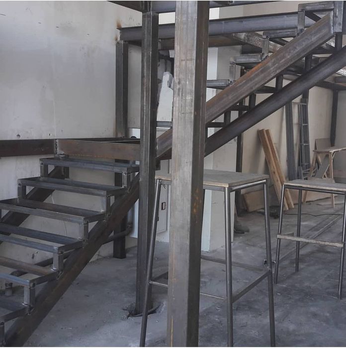 Лестницы, перила. Сегментация, разделение этажей.услуги сварщика.