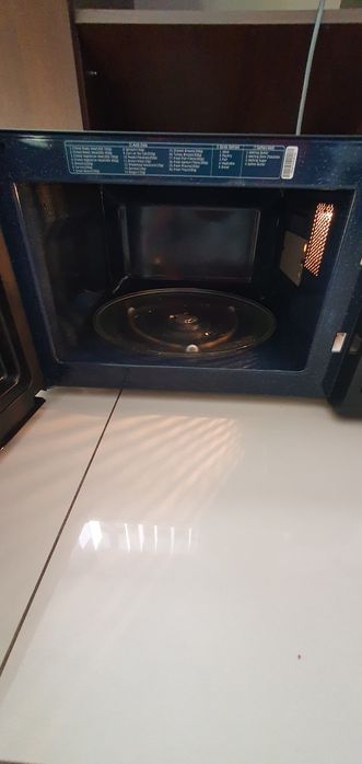 Cuptor cu microunde