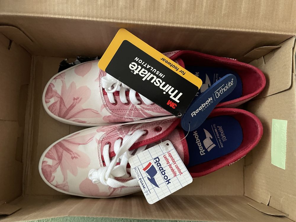 Нови кецове Reebok 40,5