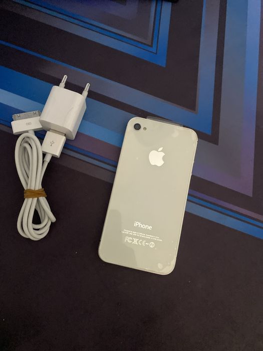Iphone 4S 16GB ios 6.1.3 идеал