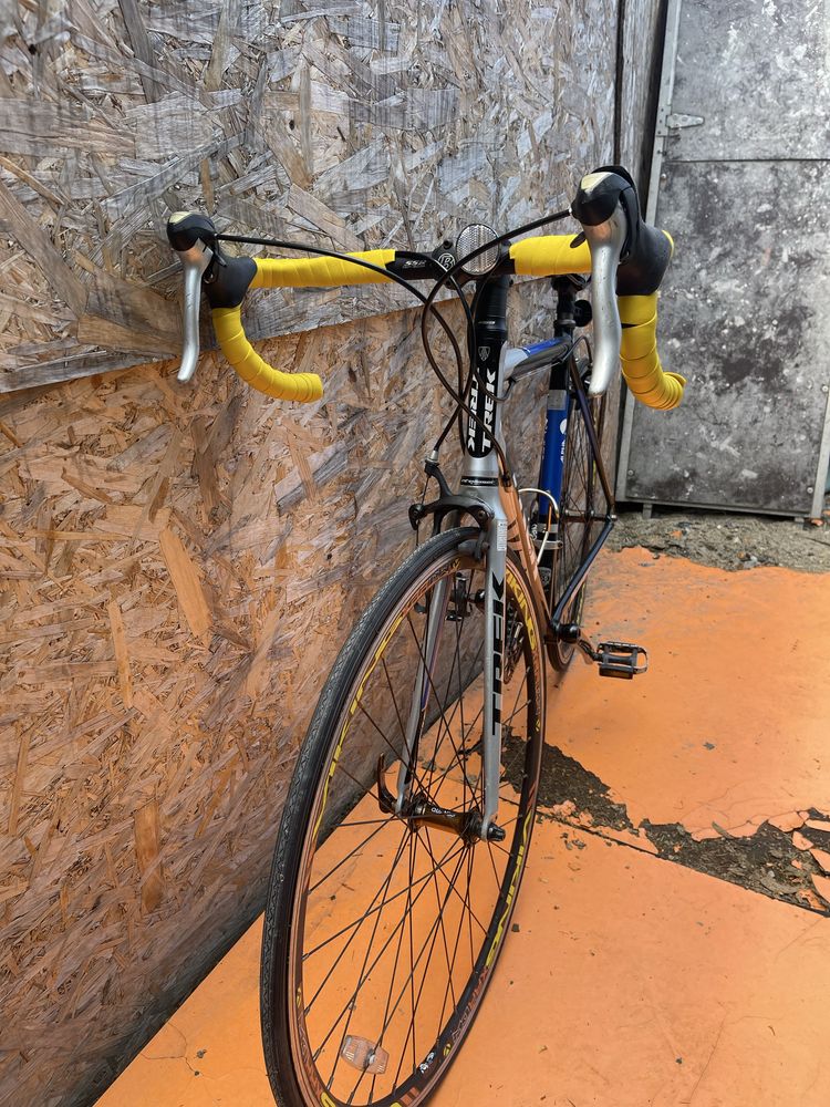 Bicicleta cursiera trek one series cadru aluminiu roti 28”