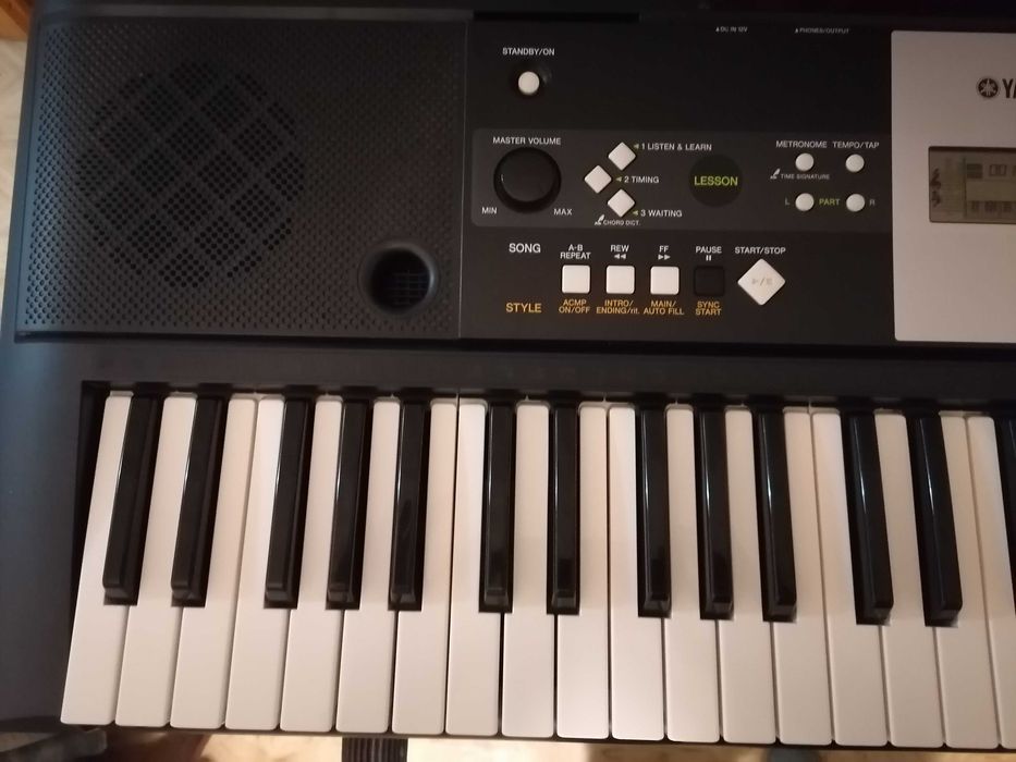 Синтезатор йоника Yamaha psr E223