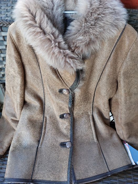 Cojoc nou cu eticheta, model superb, blana naturala