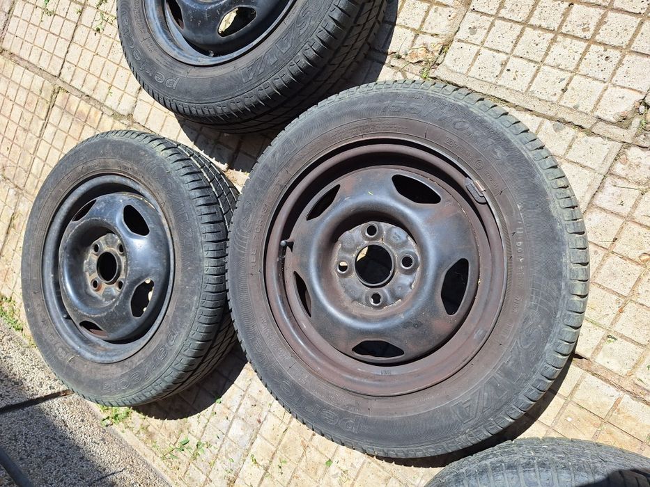 Продавам 4 броя гуми с джанти за vw polo