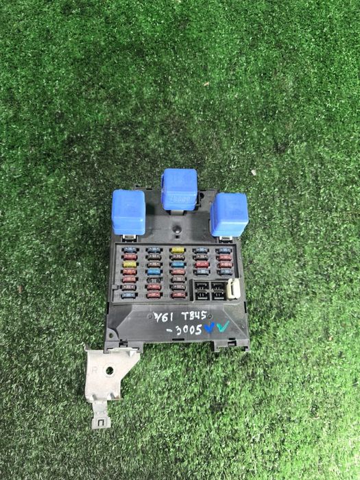 Блок предохранителей салона Ниссан Сафари 61 4.5 тб45 tb45