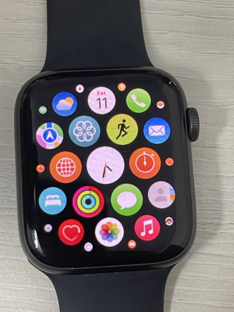 Смарт-часы Apple Watch SE 44 мм