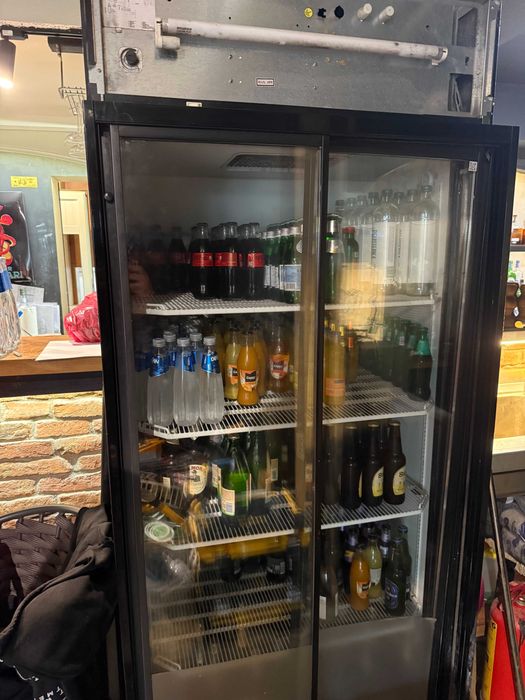 Хладилна витрина с плъзгащи врати - 2 крила