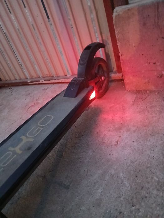 Trotinetă electrică  Lexgo ,în stare funcțională,20 km/h,are 3 viteze.