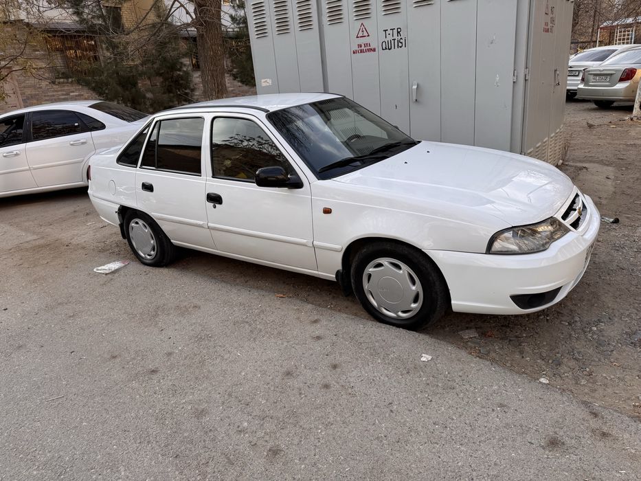 Nexia 2 1.6 sotiladi