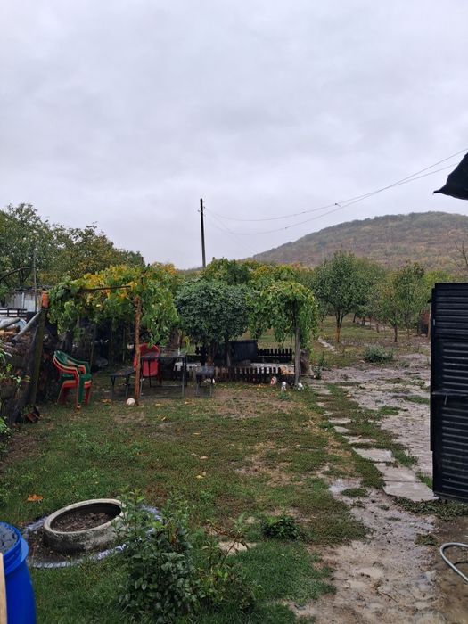 Продава се
На 3км от Търговище има ток,вода от