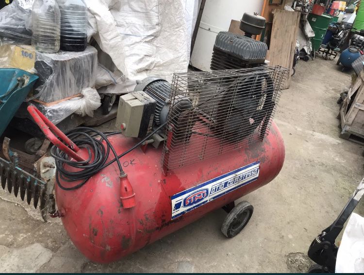Compresor 300L Fini       .      .