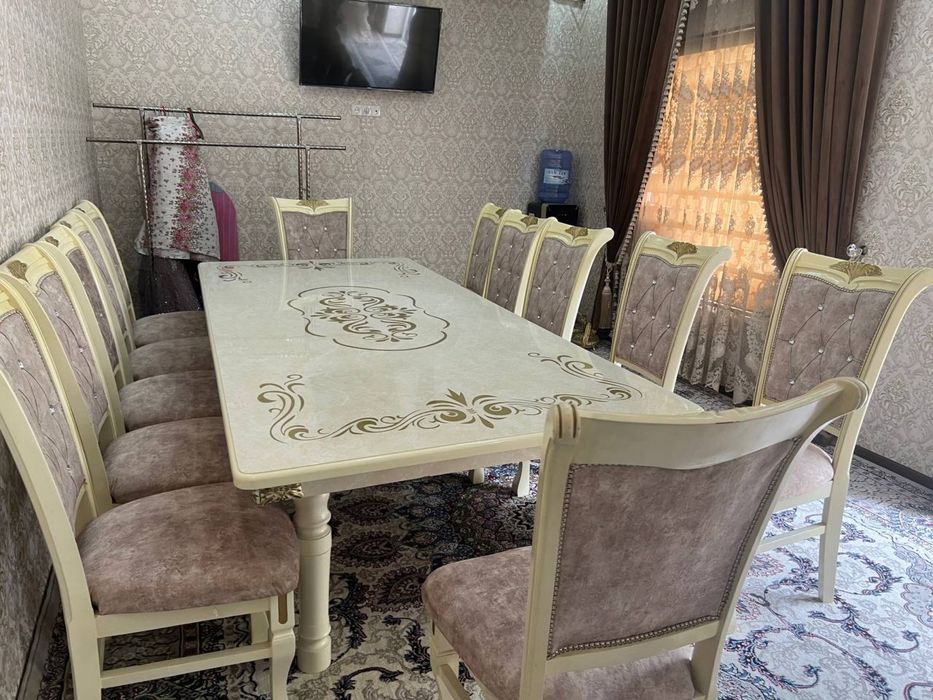 Стол стул сотилади !