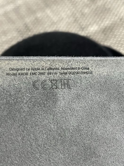 Vând iPad Pro 12.9” 256 GB, WiFi cu Magic Keyboard