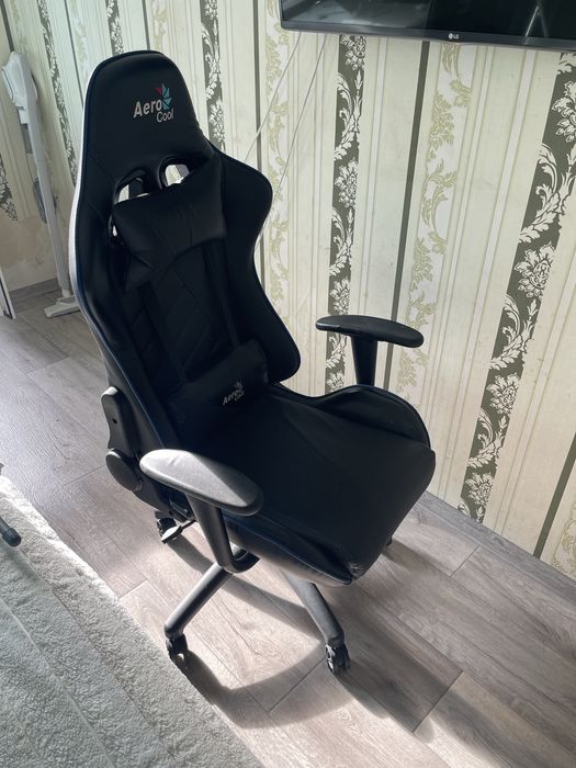 Компьютерное игровое кресло