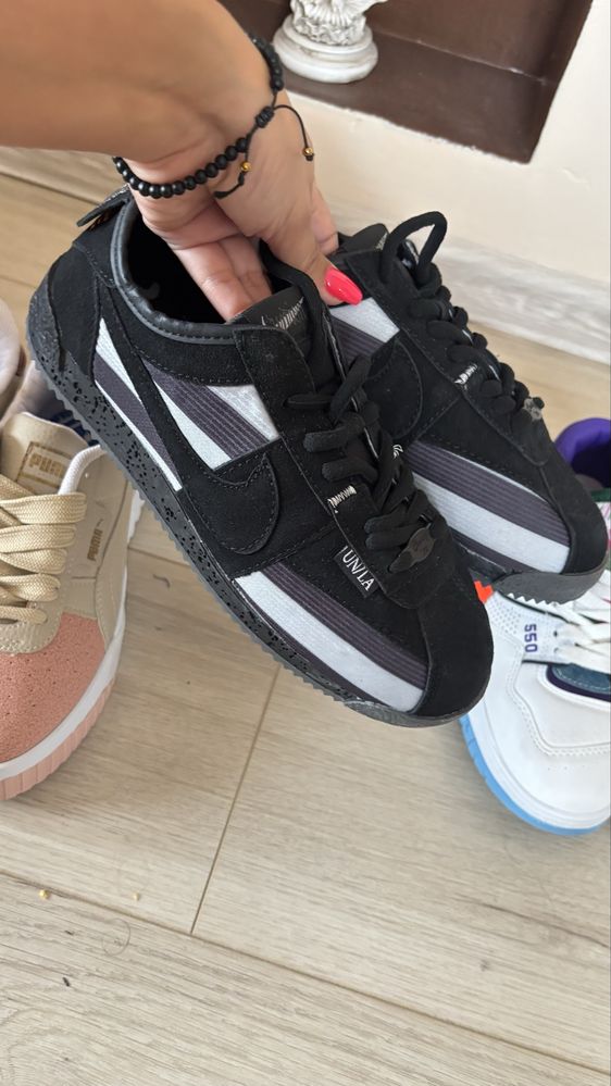 Всичко по 49лв Nike New Balance Puma Adidas Michael Kors