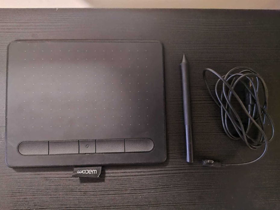 Tabletă grafică Wacom – cu stylus și cablu, stare foarte bună
