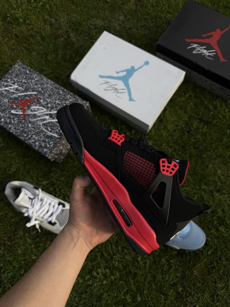 Adidasi Jordan 4 Military Black / University Blue / Red Thunder