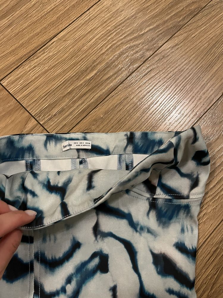 Топове Zara, Bershka