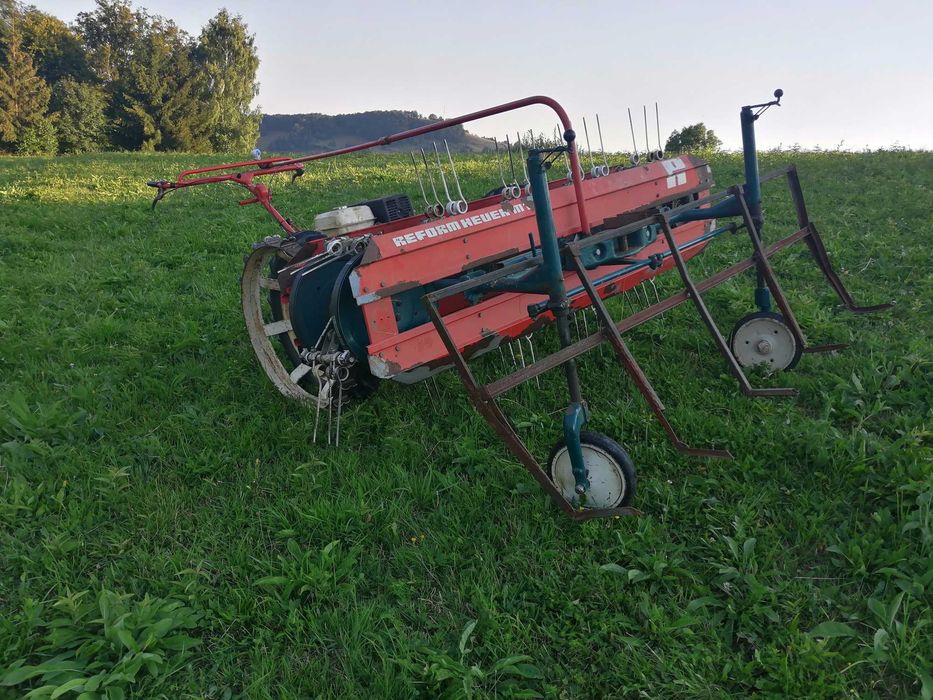 Motogreblă de vânzare Potinger și Reform.
