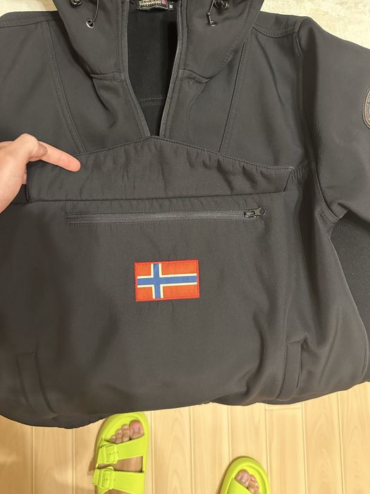 Марково яке на  Napapijri