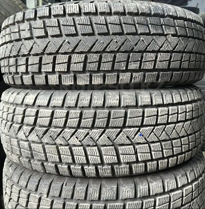 Продам новые зимние шины липучки