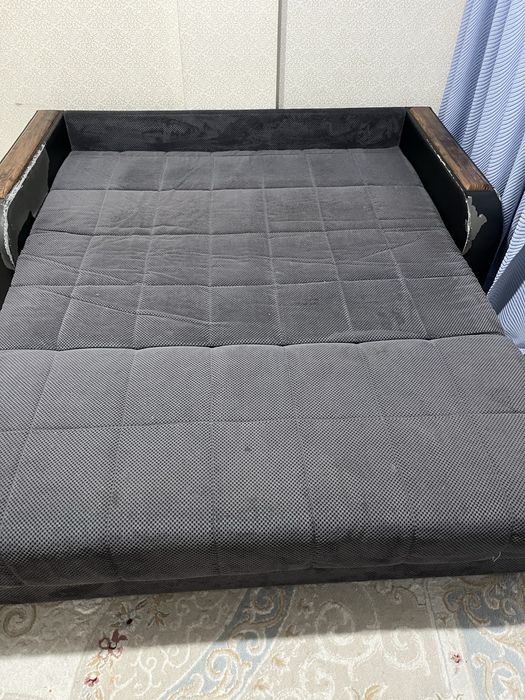 Диван раскладной ,размер 2 метр