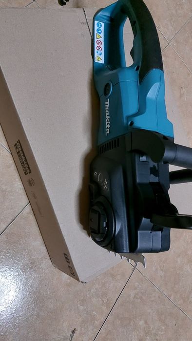 Drujbă electric cu lant Makita UC3451A