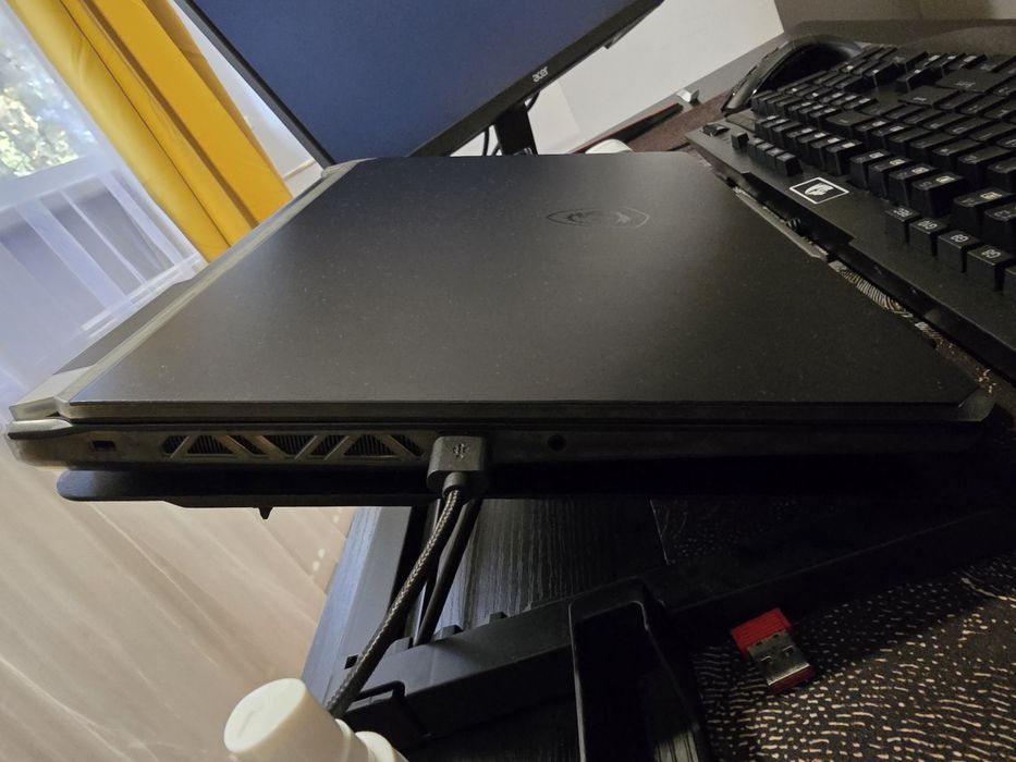 Laptop Gaming MSI Cyborg 15 a13V