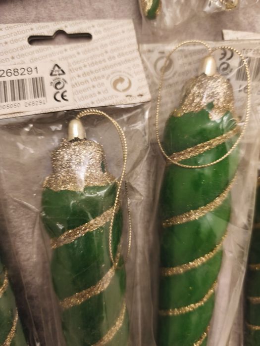 Холандски коледни играчки от смола