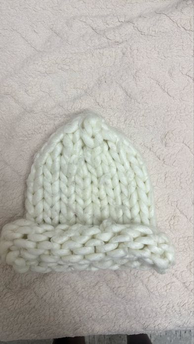 Продам вязаную шапку (ручная работа)