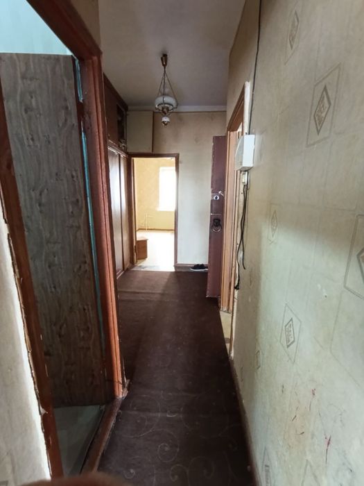 Продаётся 2 ком 10 мкр КАРВОН