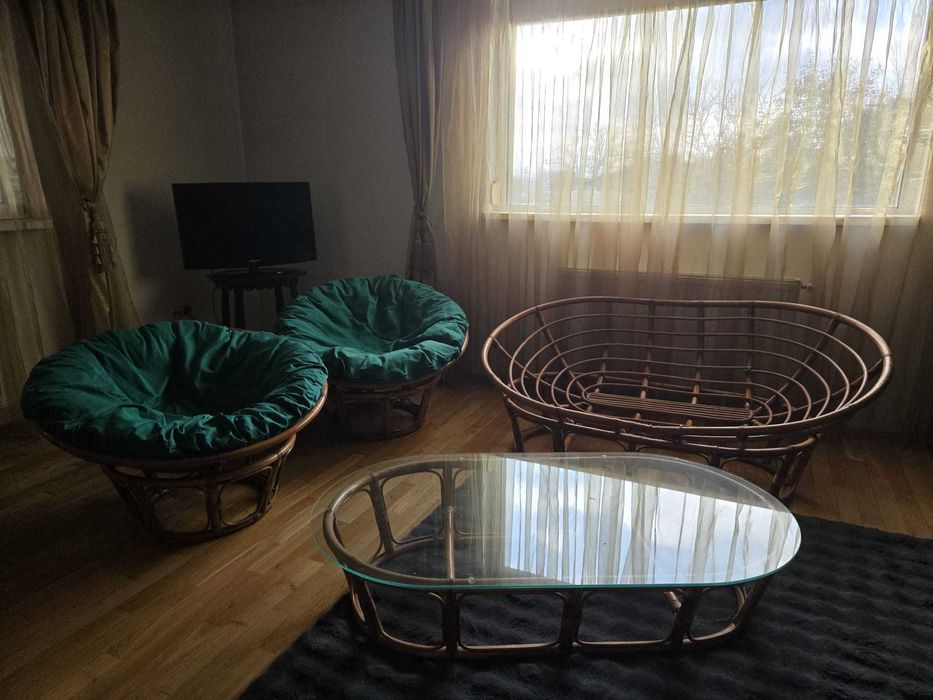 fotolii, canapea si masa din bambus pentru terasa sau curte