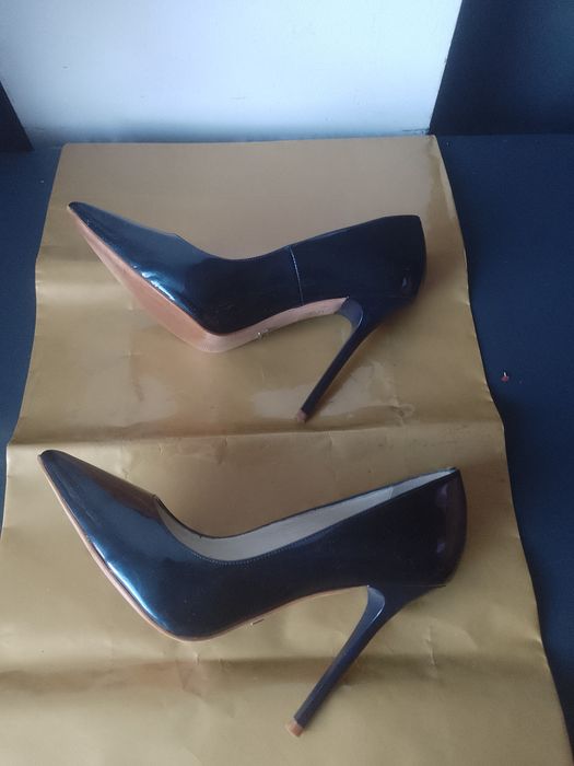 Vand pantofi piele lacuita