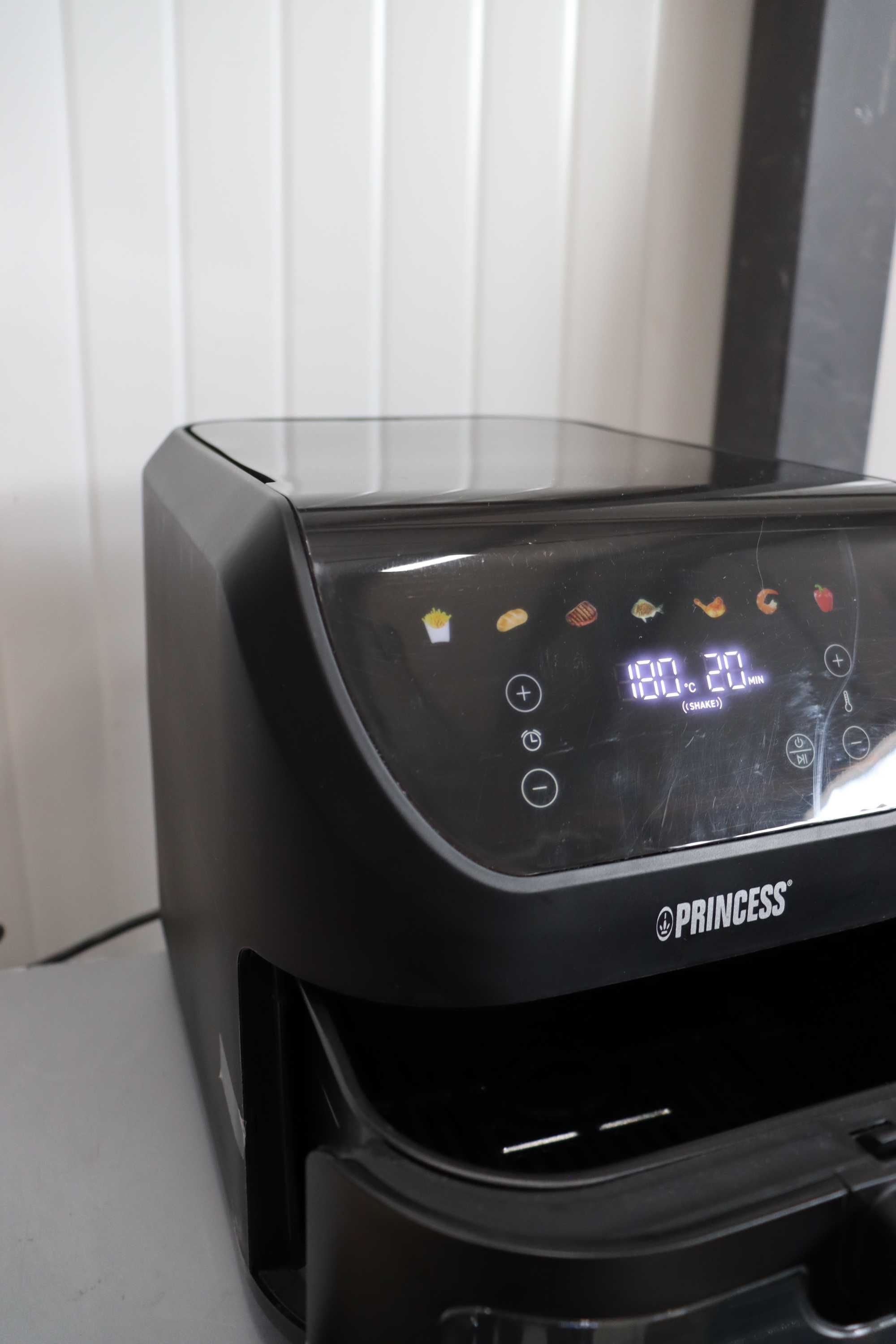 Фритюрник Princess SlimFry без олио 8л, 8 програми, 2000W, Air Fryer