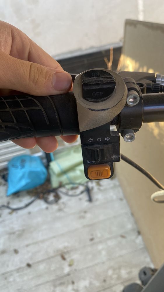 Elektro skuter sotiladi !!!