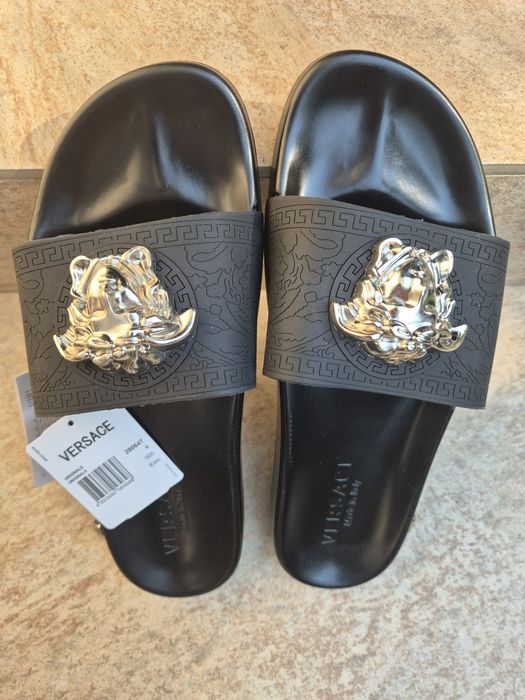 Papuci Versace originali.