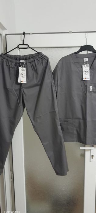Costum nou tehnico medical/85 lei