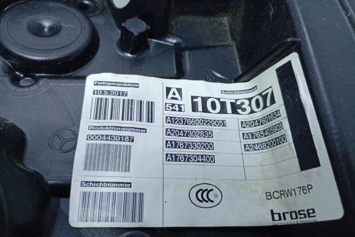 Macara geam dreapta spate A1767304400 Mercedes-Benz GLA-Class X156 se