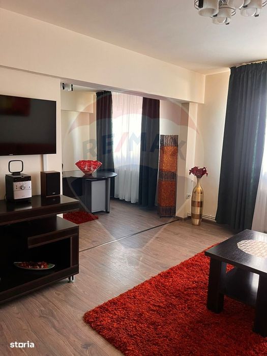 Apartament cu 4 camere de închiriat în zona Central