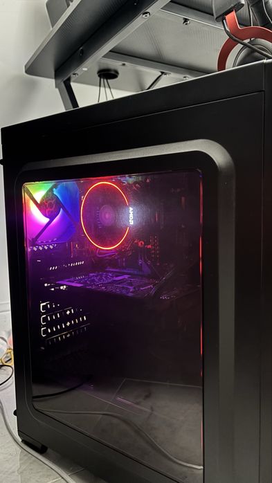 Vand placa gigabyte b450m s2h cu ryzen+7 1700+ ram si placa video