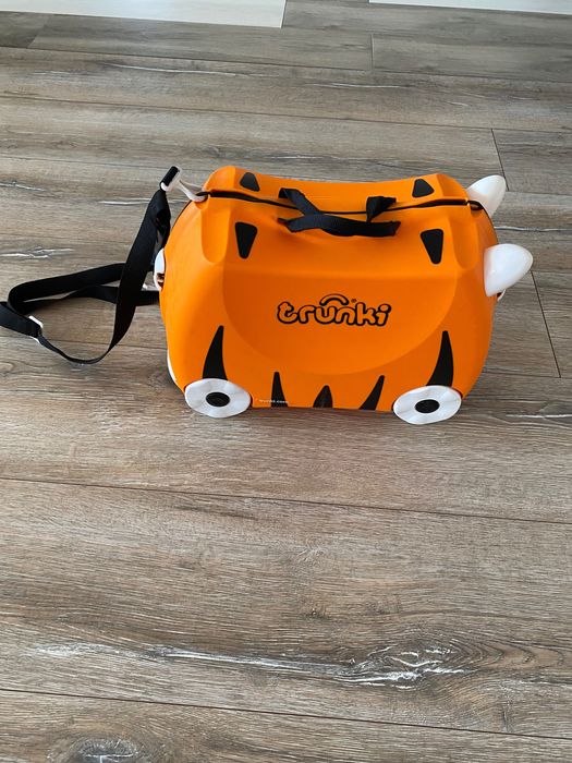 Vand valiza Trunki pentru copii