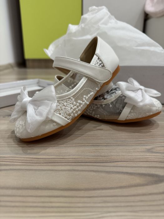 Детски обувки, тип балерини, нови