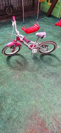 Bicicleta fetite cu roti ajutatoare