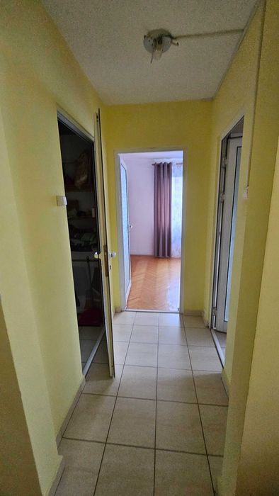 Inchiriez apartament 3 c, Podu Roș