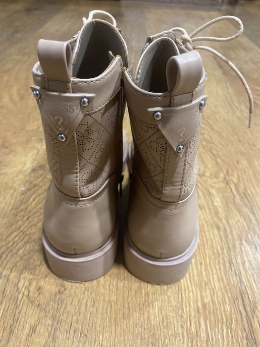 Зимни  Боти Guess.