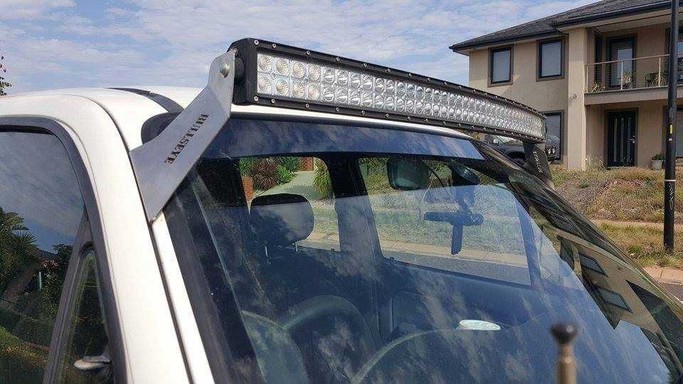 Двуредов LED светлинен бар 240W А208
