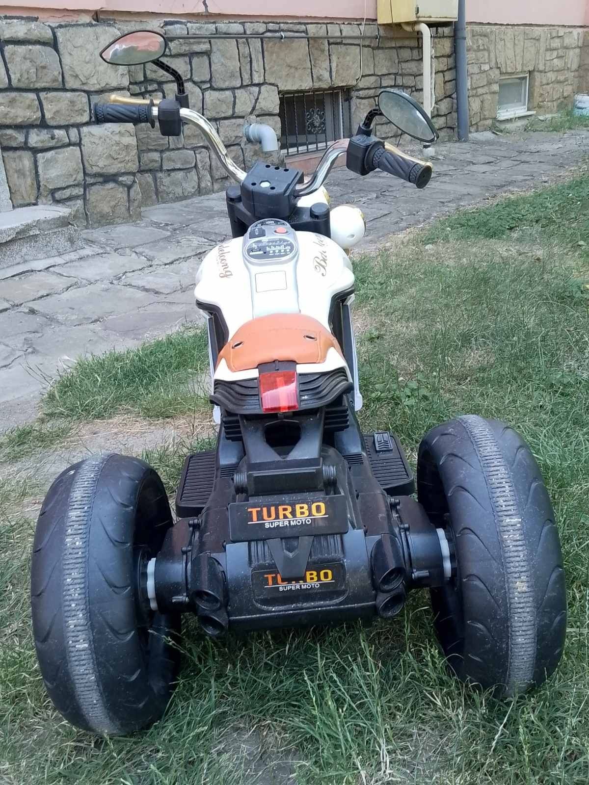 Акумулаторен мотор 12V
