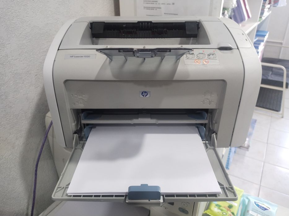 Продается принтер hp 1020